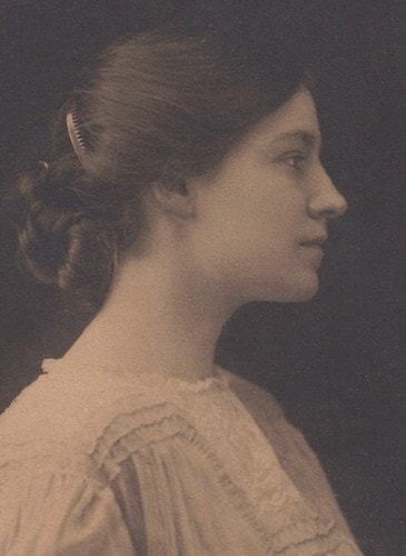Martha Niles (Madonna), portrait circa 1900