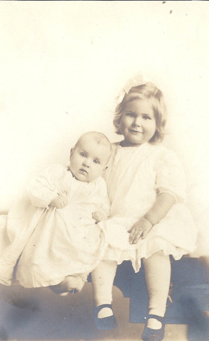 Chloris and Sigrid posed together as children