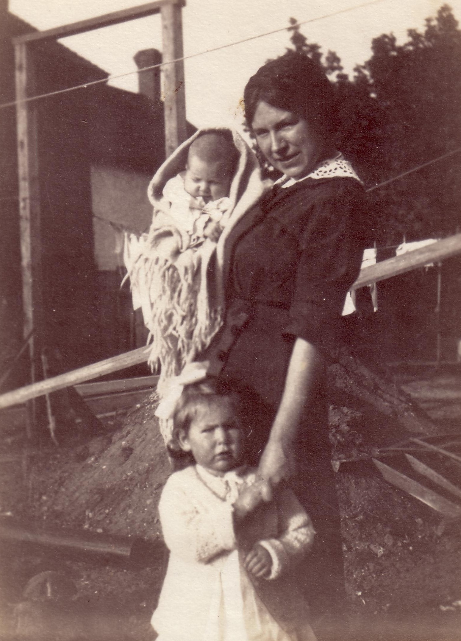 Madonna with baby Sigrid and Chloris outdoors